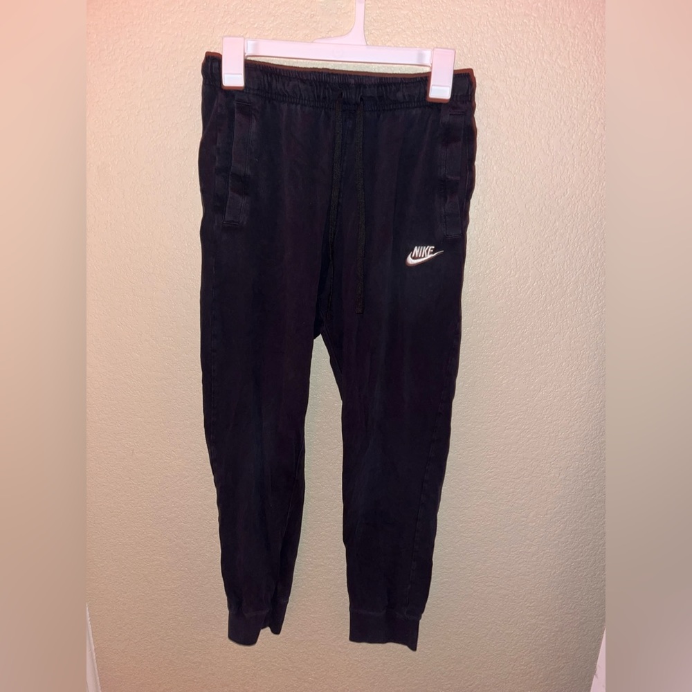 Black Nike sweatpants